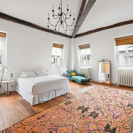 Veeve - Four-storey Glory Holiday home