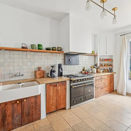 Holiday home Veeve - Four-storey Glory